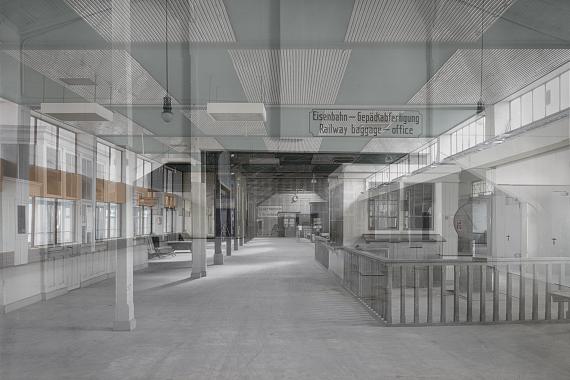 Historisches Aufnahme der Gepäckabfertigung im Columbusbahnhof mit Überblendung Aufnahme von 2022